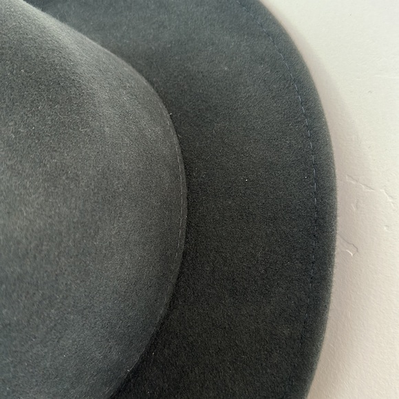 Gigi Pip- Leo wavy brim hat - Picture 4 of 7